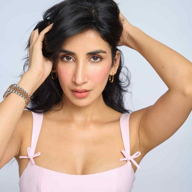 Pushed Back Bombshell Silk Base Topper