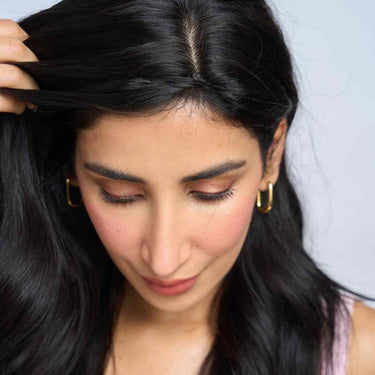 Pushed Back Bombshell Silk Base Topper